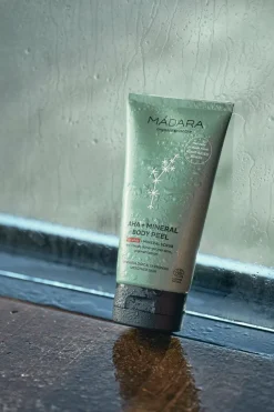 Best Mádara Cosmetics AHA+MINERAL  Exfoliant corporel