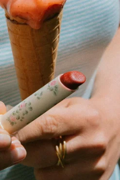 Sale Yolaine Baume à Lèvres