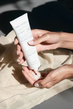 Hot Korres Crème nettoyante moussante aux probiotiques et yaourt grec