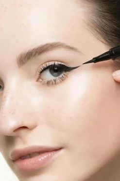 New Korres Eyeliner feutre noir