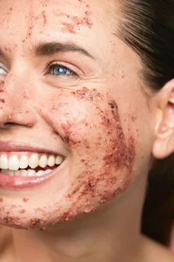 New Baïja Gommage visage fraise