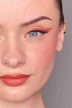 Hot All Tigers Le Multi – Crayon 3-en-1 yeux, joues & lèvres