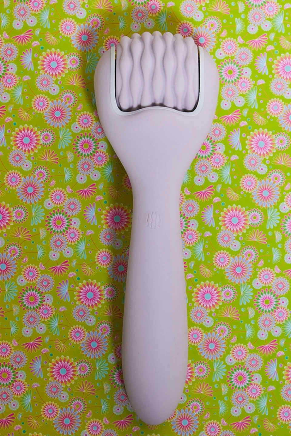 Hot Dorcel Masseur pour le corps & vibromasseur 2 en 1 Lotus Wand