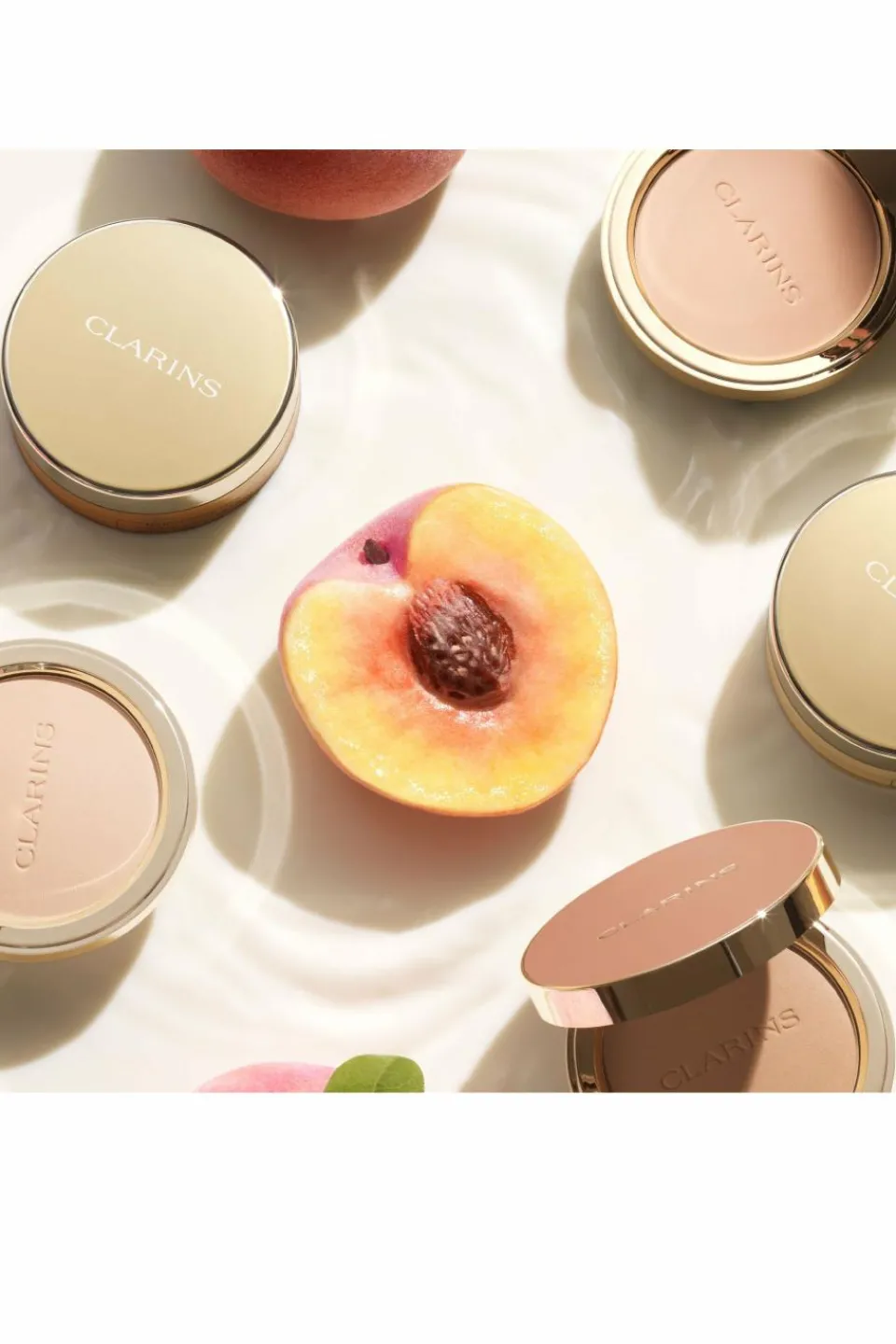 New Clarins Poudre compacte matifiante infusée au lait de pêcher Ever Matte Compact Powder