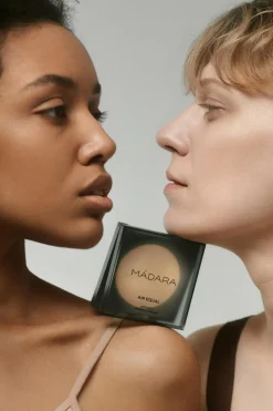 Mádara Cosmetics Poudre minérale Air Equal Soft Silk