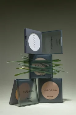 Mádara Cosmetics Poudre minérale Air Equal Soft Silk