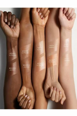 New Fenty Beauty Réhausseur d’éclat Eaze Drop’Lit Taffy Topaz