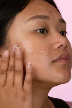 Hot Aroma-Zone Sérum concentré d’acide hyaluronique 3,5% rechargeable