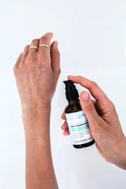 Online Clémence et Vivien Sérum désaltérant à l’acide hyaluronique