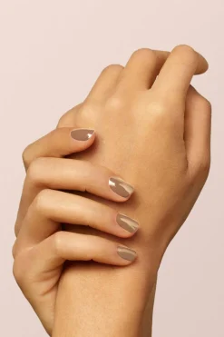 Hot Manucurist Vernis semi-permanent Green Flash Les marrons, gris & noirs